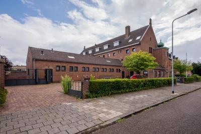 Beneden + bovenwoning Monseigneur Zwijsenstraat 2 A in Venlo