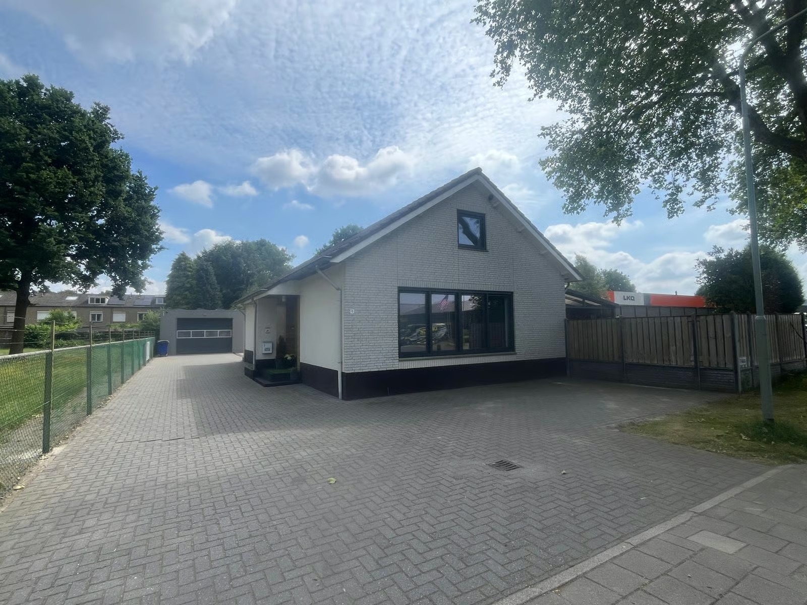 Vrijstaande woning (bedrijfs- of dienstwoning) Plataanstraat 9 in Venray