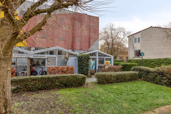 Hoekwoning Johanna Westerdijk-serre 17 in Amersfoort