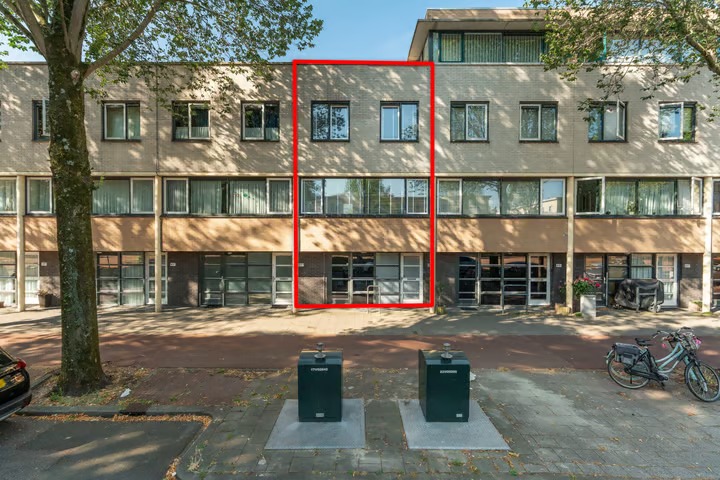 Tussenwoning Aagje Dekenlaan 49 M in Den Haag