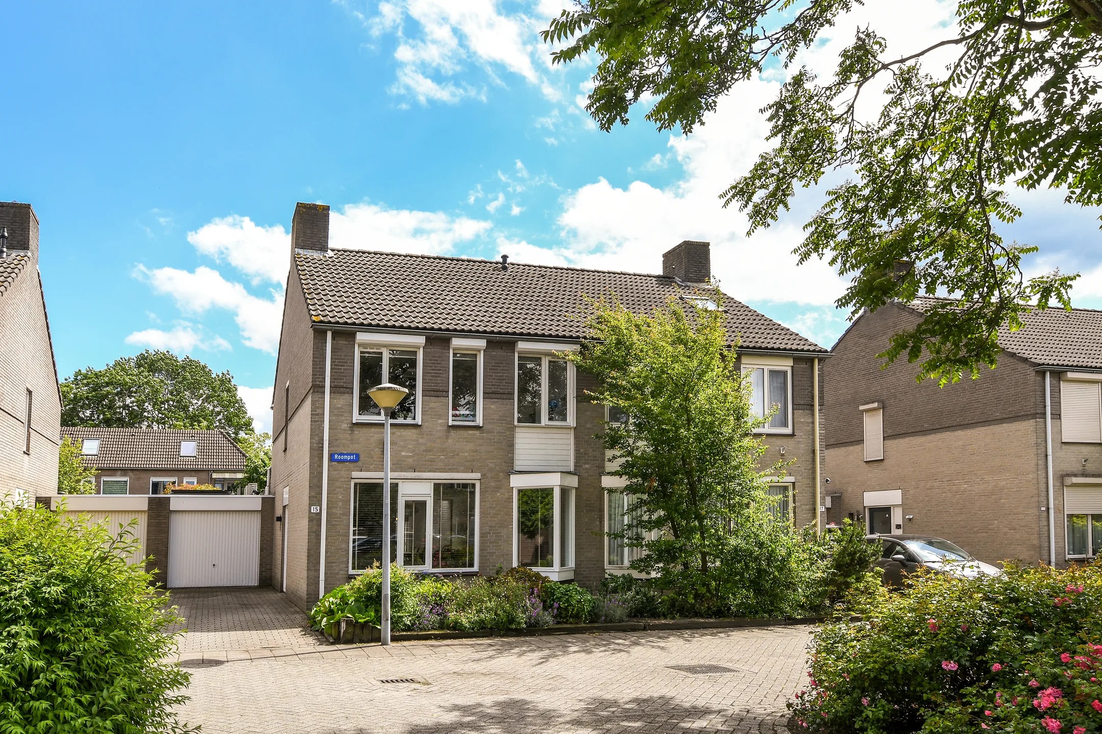 Geschakelde 2-onder-1-kapwoning Roompot 15 in Eindhoven