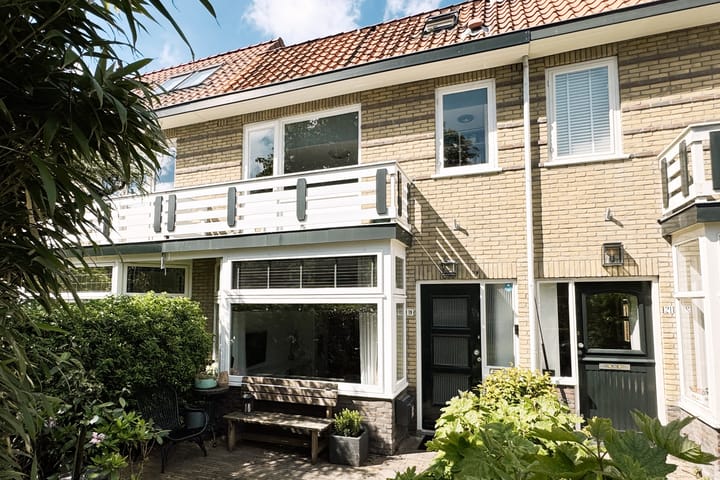 Eengezinswoning, tussenwoning P.C. Hooftlaan 19 in Driehuis NH