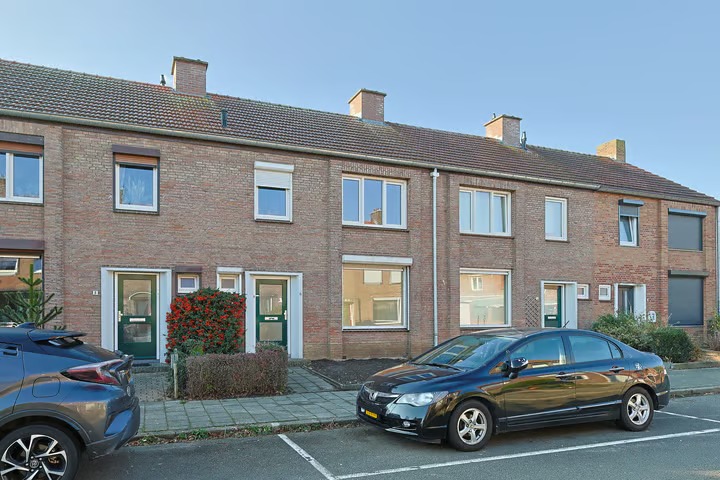 Tussenwoning Komeetstraat 6 in Geleen