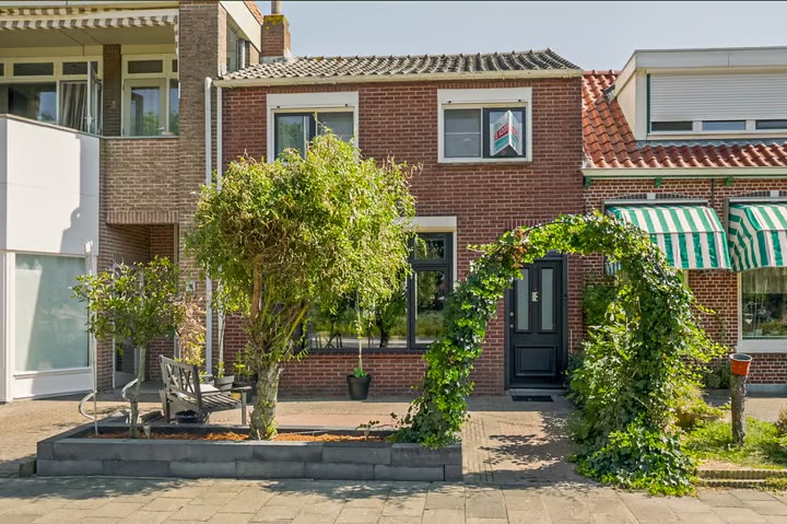 Tussenwoning Ten Ankerweg 6 in Tholen