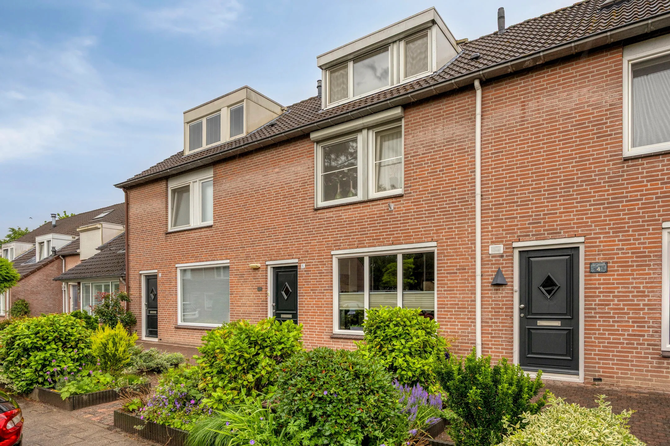 Tussenwoning Meidoornbeek 6 in Veldhoven