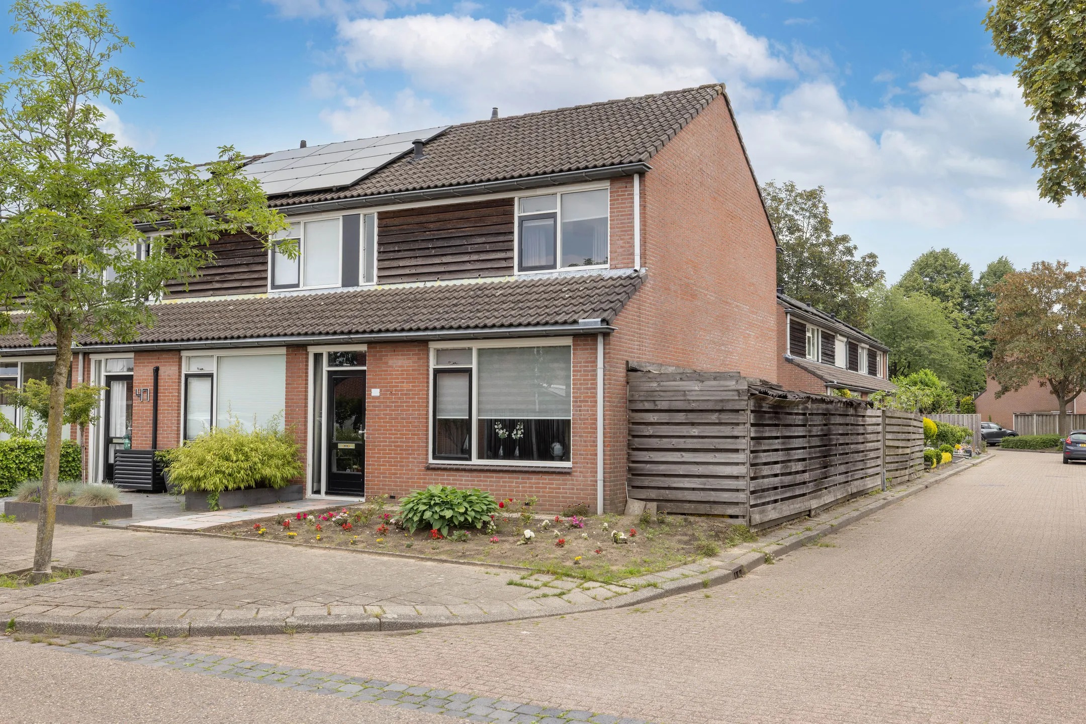 Hoekwoning Willem Royaardsstraat 49 in Hengelo