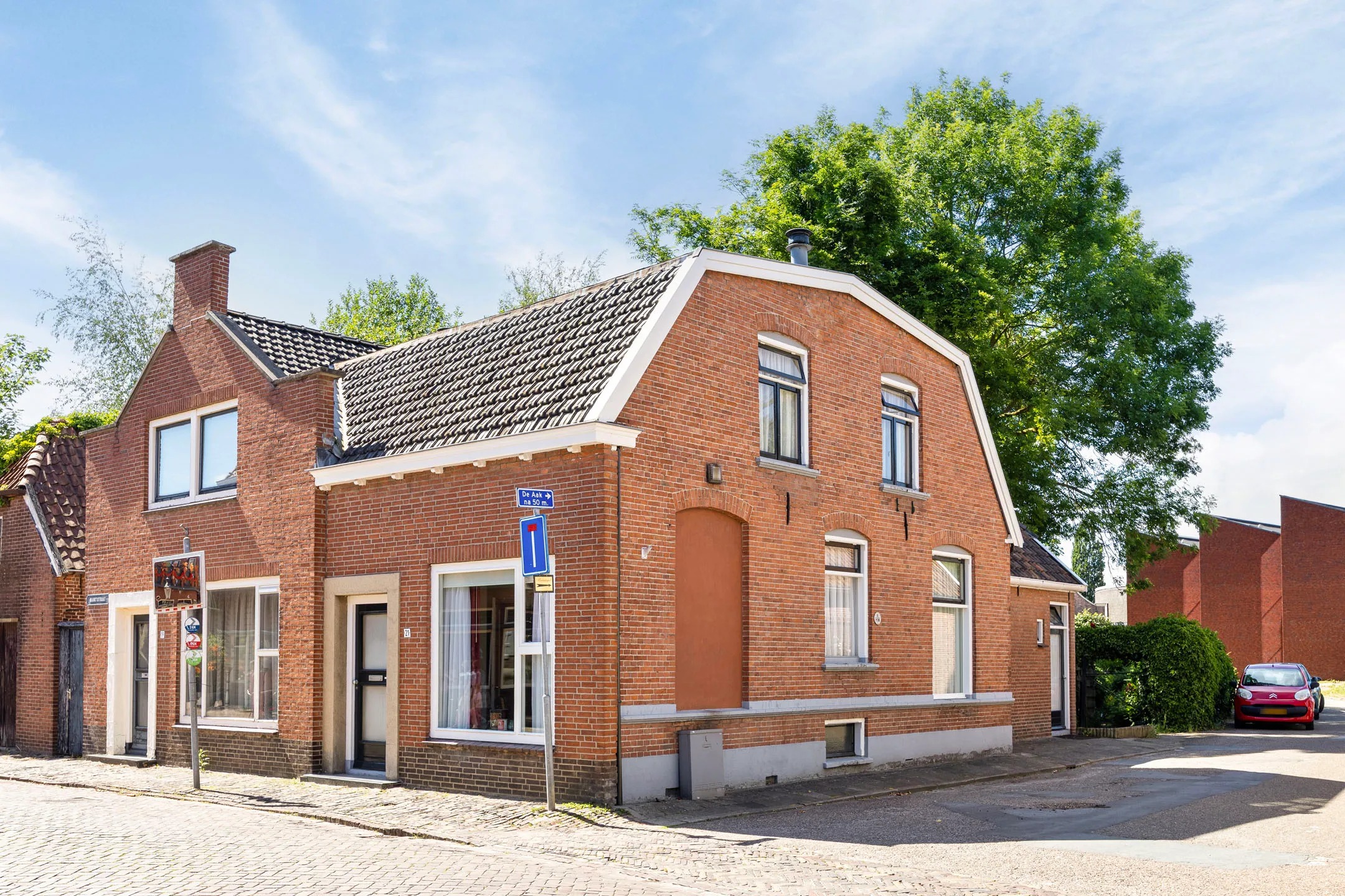 Hoekwoning Marktstraat 21 in Borne