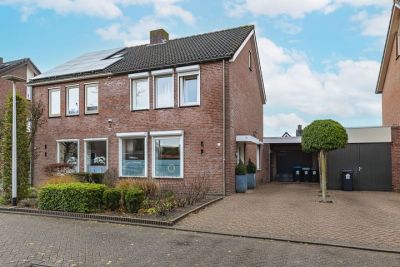 2-onder-1-kapwoning Sint Janshof 28 in Wernhout