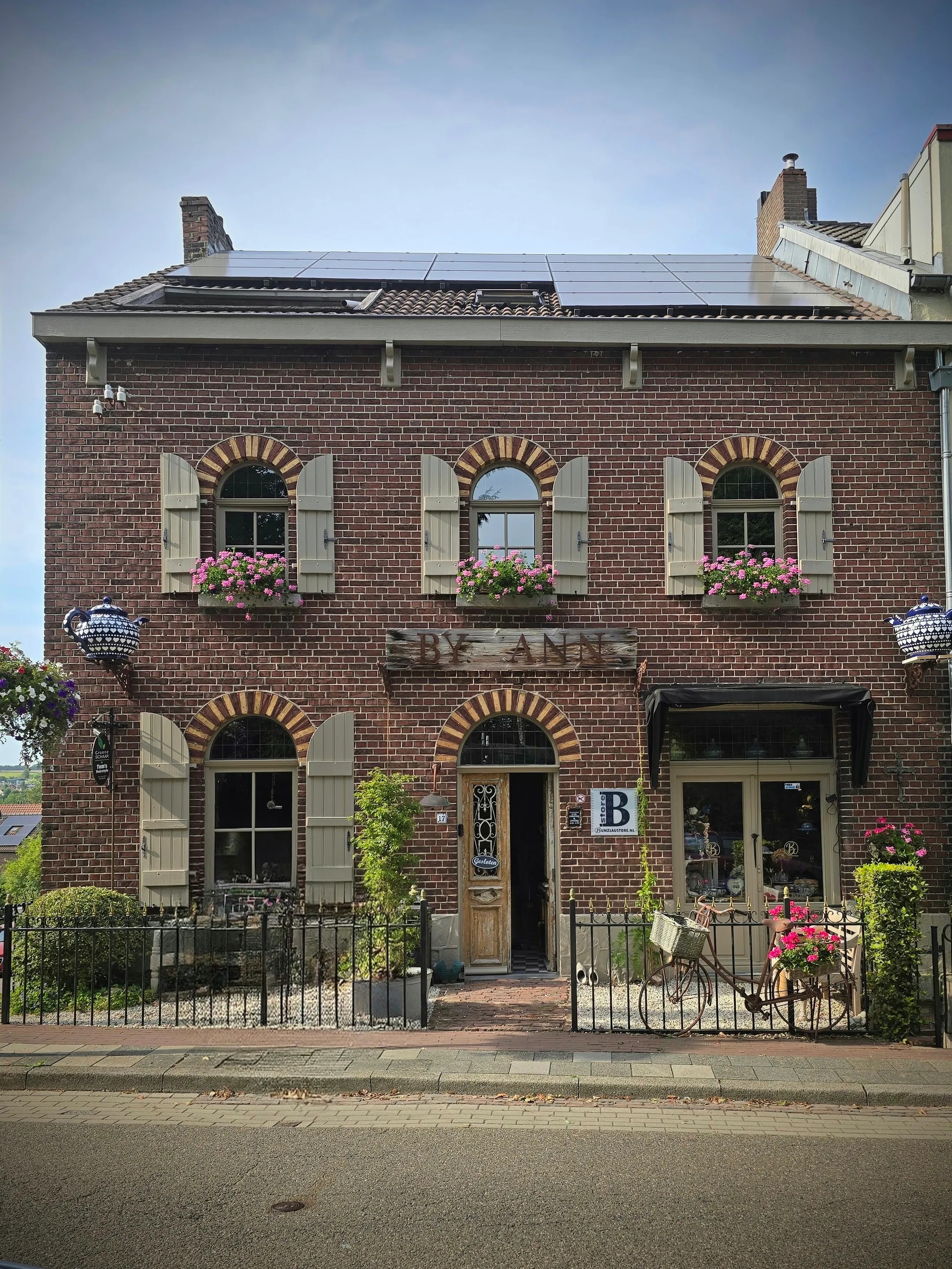 Hoekwoning Stationstraat 17 in Simpelveld