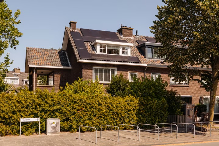Hoekwoning Rijksstraatweg 262 in Wassenaar