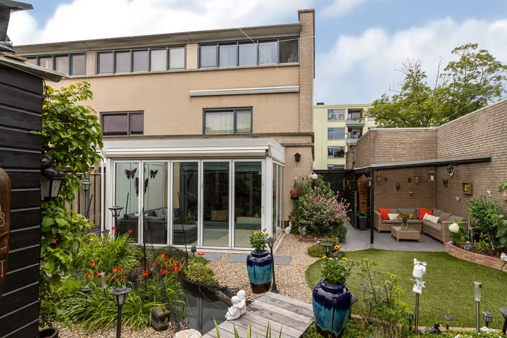 Hoekwoning Kortestede 2 E in Den Haag