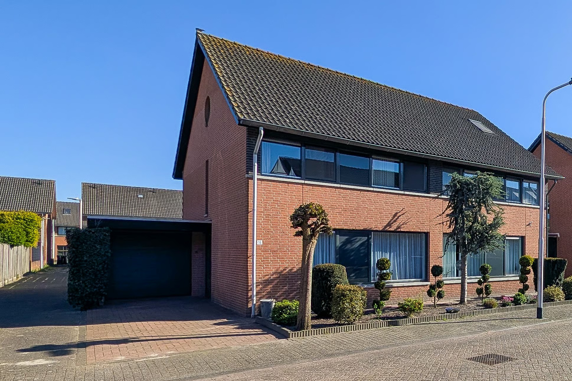 2-onder-1-kapwoning Rockanjestraat 16 in Tilburg