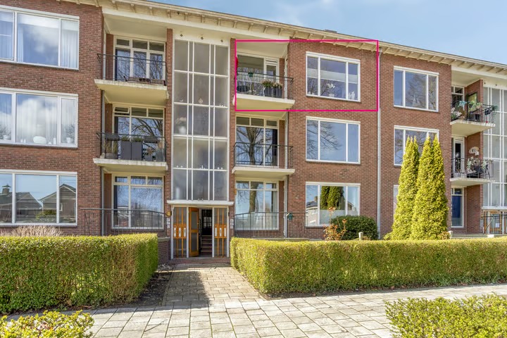 Portiekflat Koningin Julianalaan 61 B in Delfzijl