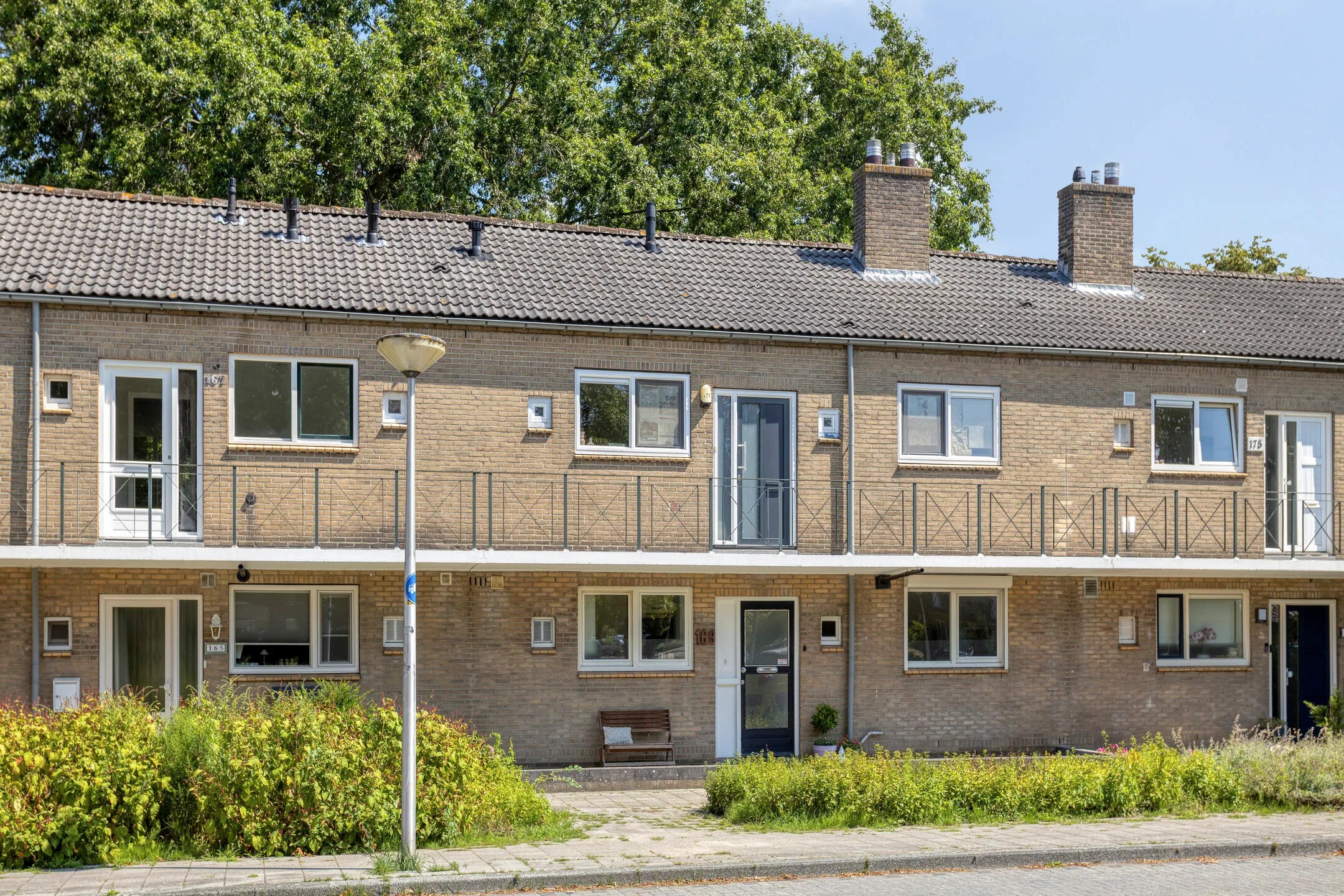 Benedenwoning S.L. Louwesstraat 169 in Enschede