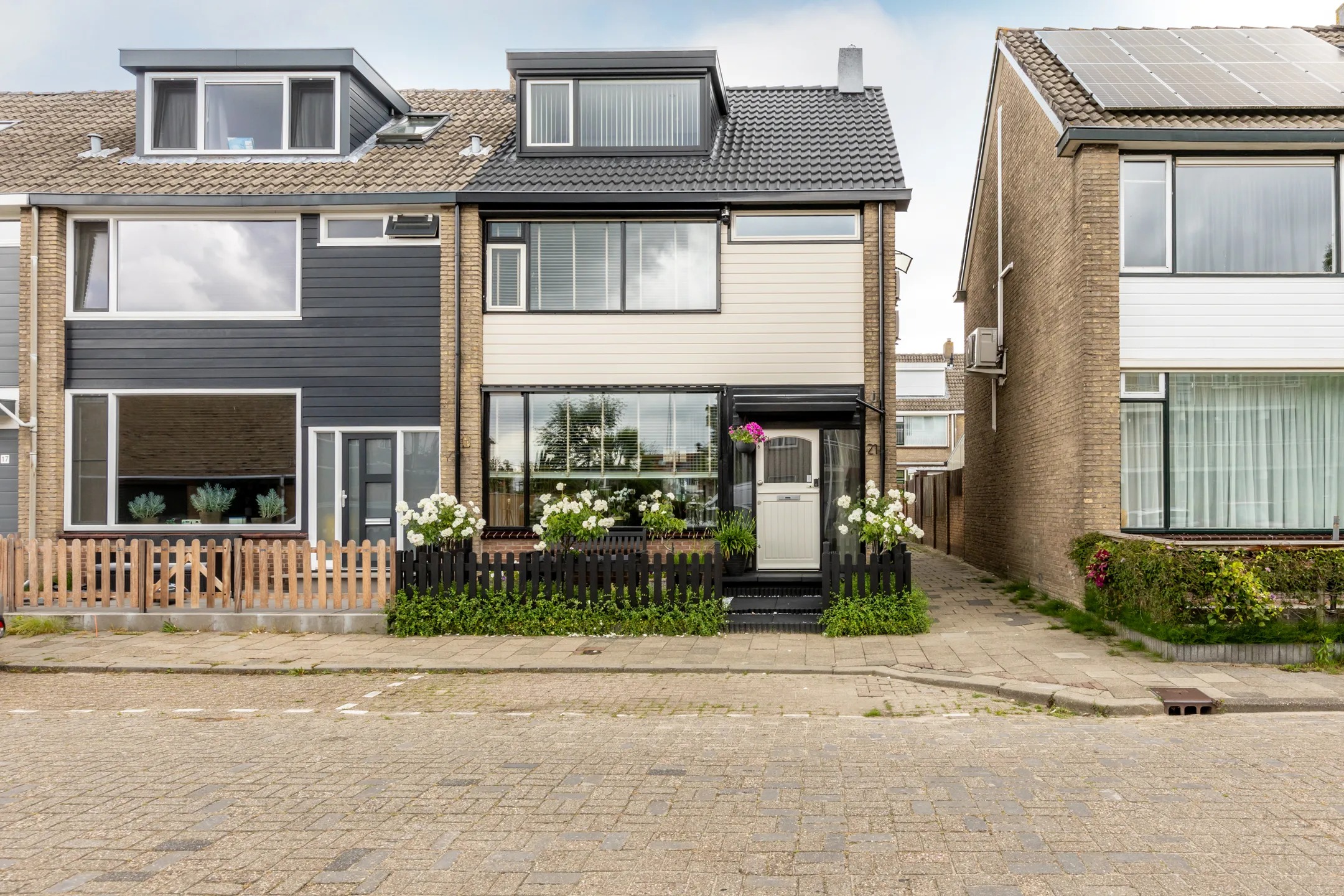 Hoekwoning Leliestraat 21 in Moordrecht