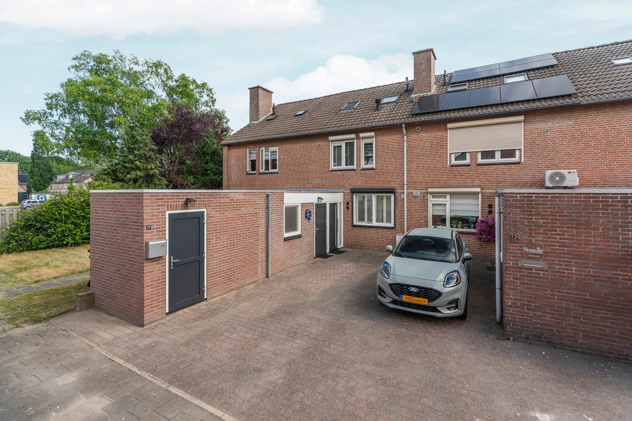 Tussenwoning Marjoleinhof 17 in Schijndel