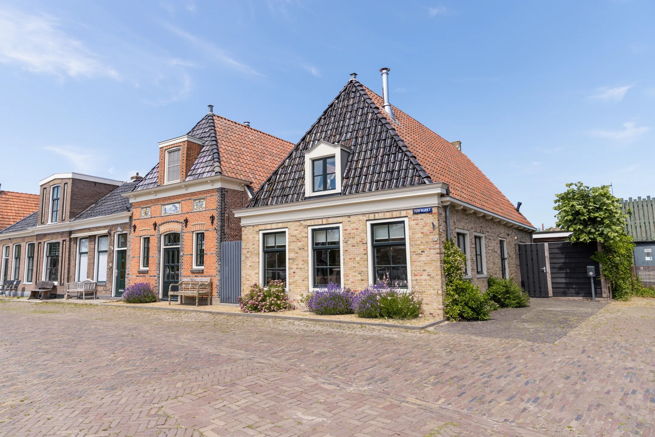 Hoekwoning Turfmarkt 57 in Makkum