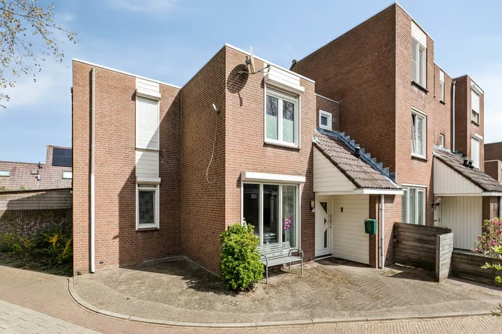 Hoekwoning De Weergang 15 in Arnhem