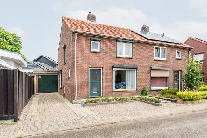 2-onder-1-kapwoning Heuvesstraat 1 in Ulft
