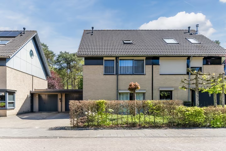 Geschakelde 2-onder-1-kapwoning Distelbergstraat 30 in Tilburg