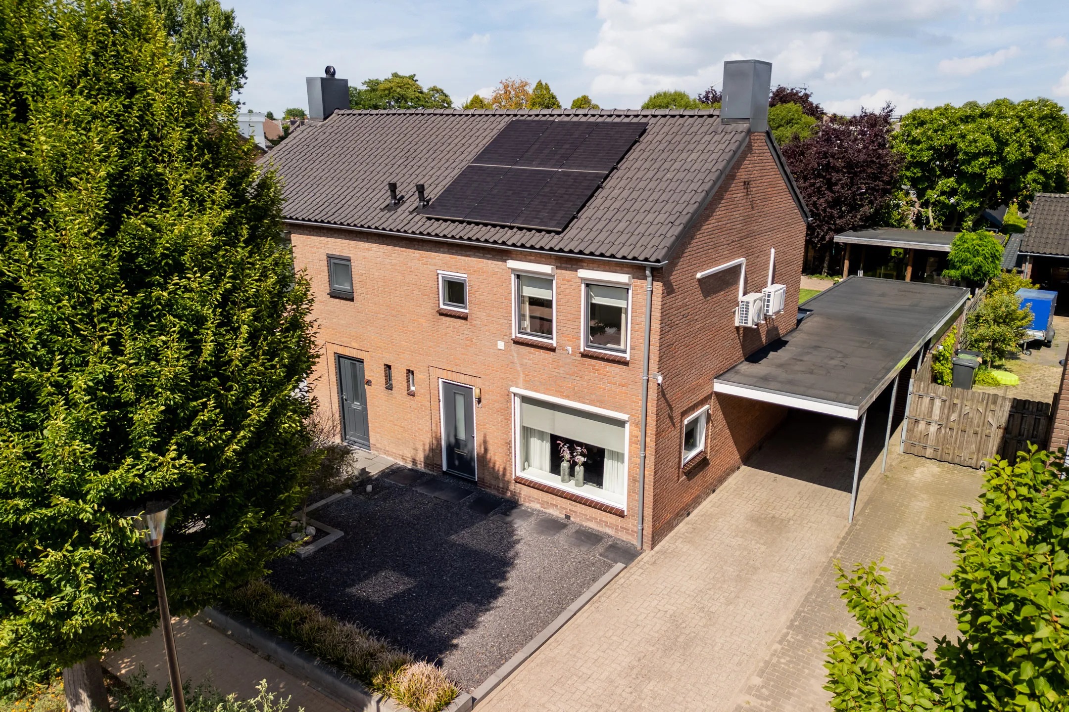 2-onder-1-kapwoning Margrietstraat 18 in Beneden-Leeuwen
