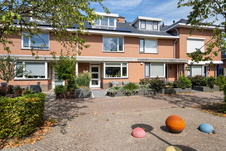 Eengezinswoning, tussenwoning Schrijnwerkerij 27 in Barendrecht