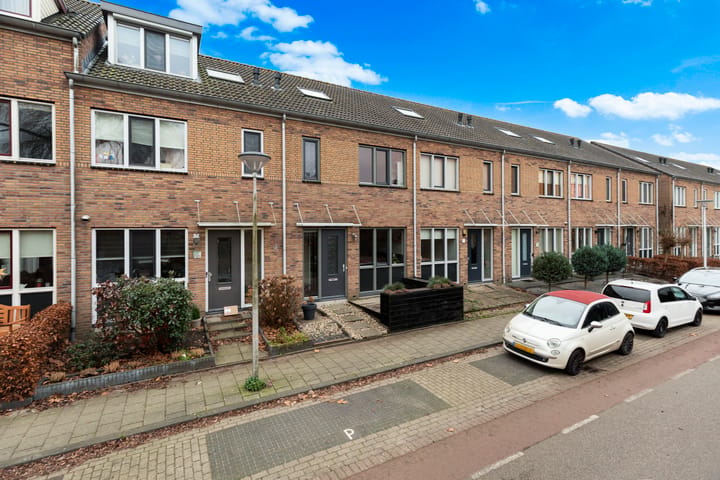 Tussenwoning Kerkweg 27 b in Berkenwoude