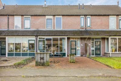 Tussenwoning Broeninger Erf 12 in Veenhuizen