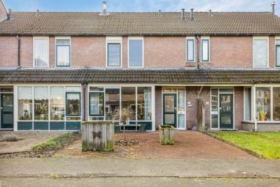 Tussenwoning Broeninger Erf 12 in Veenhuizen