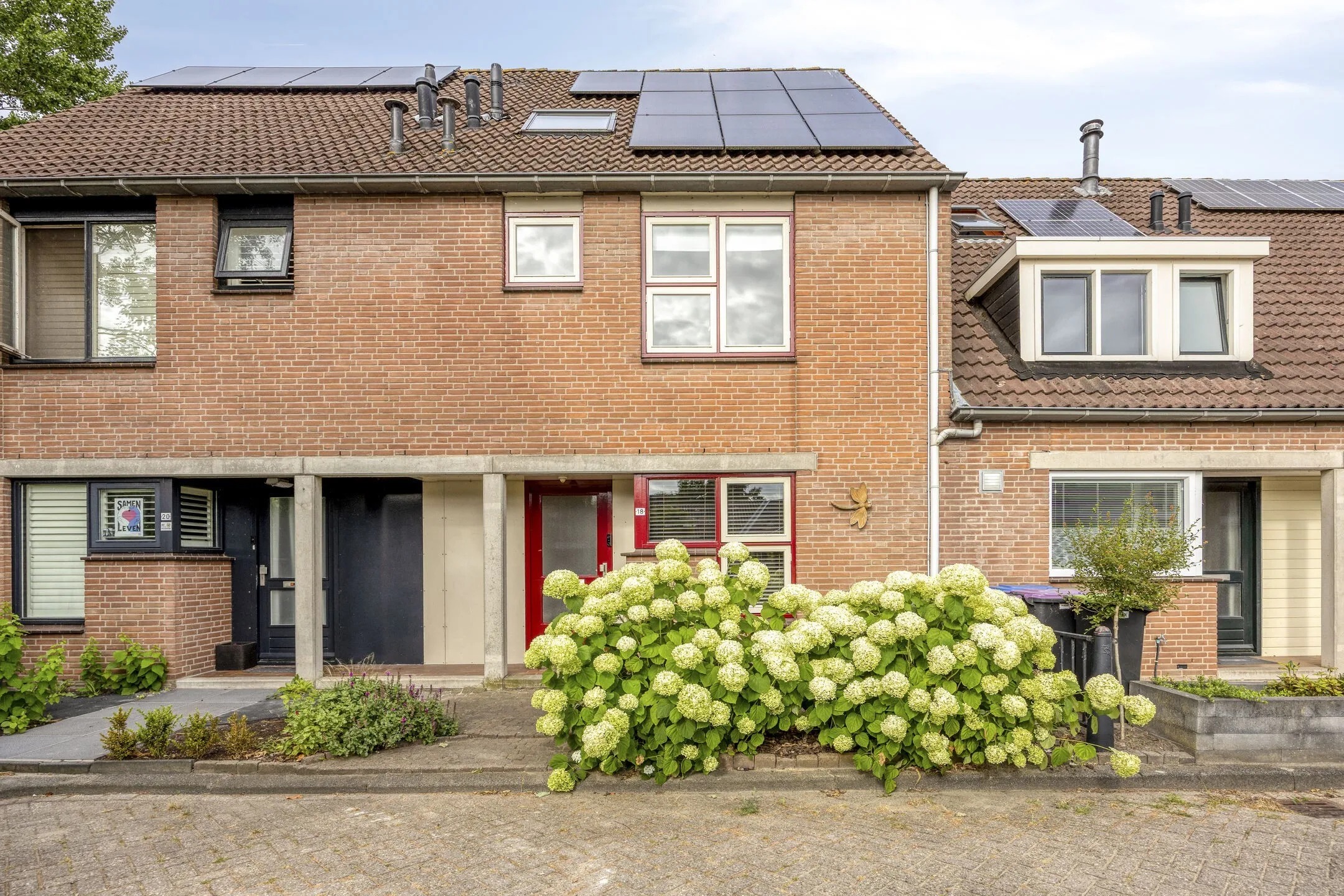 Tussenwoning Trombonestraat 18 in Spijkenisse
