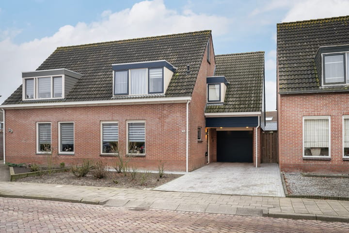 2-onder-1-kapwoning Hogeweg 41 in Sint-Maartensdijk