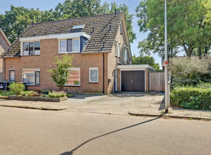 2-onder-1-kapwoning De Valk 55 in Almelo