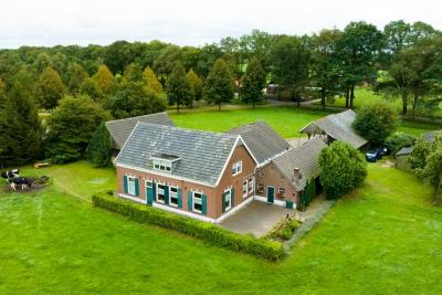 Woonboerderij, vrijstaande woning Nijhofsweg 10 in Aalten