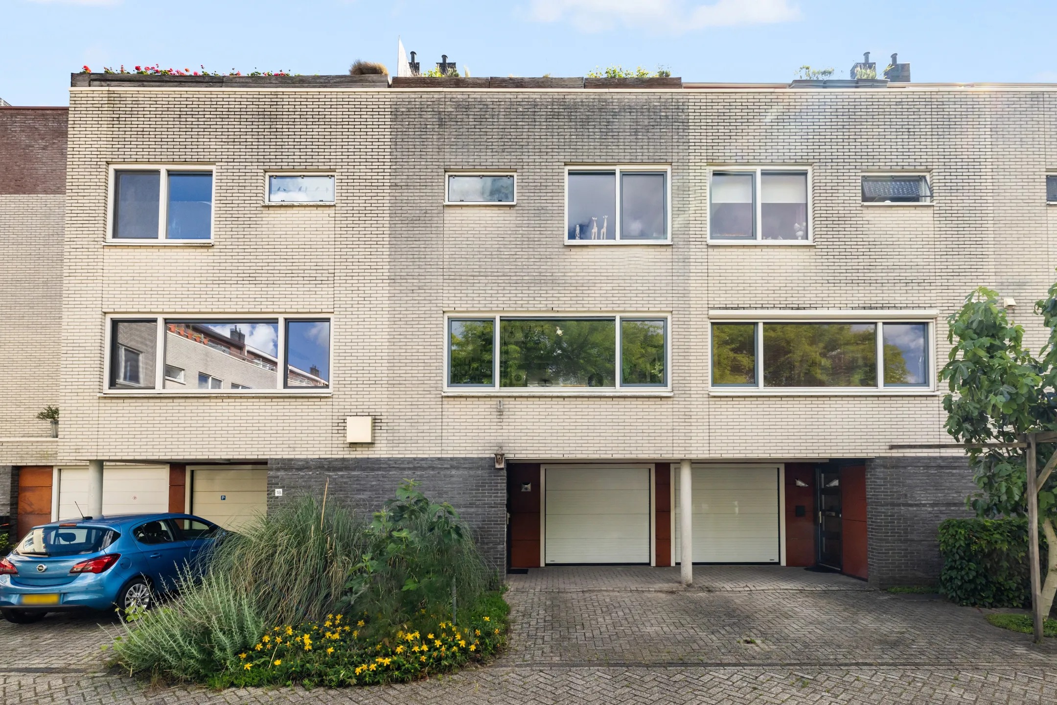 Tussenwoning (drive-in woning) Jules Vernehof 19 in Woerden