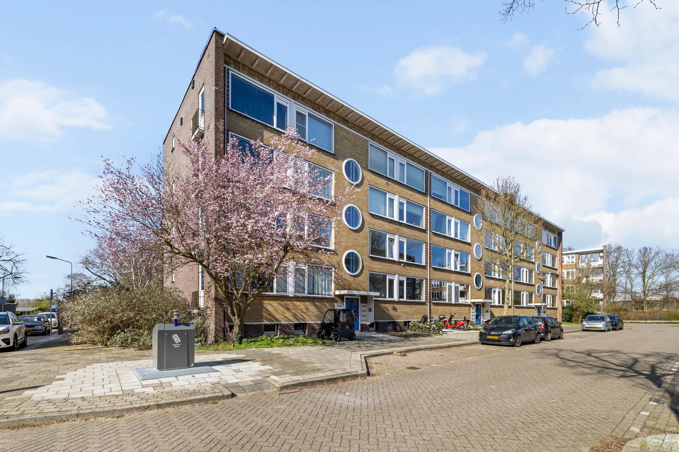 Portiekflat Henriëtte Roland Holsthof 51 in Weesp
