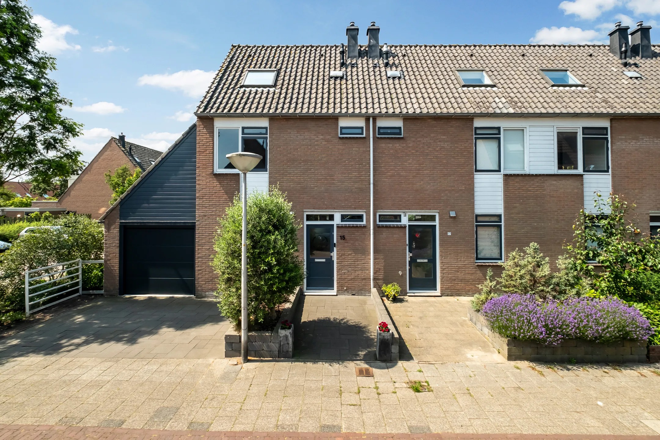 Hoekwoning Troelstrastraat 15 in Naaldwijk