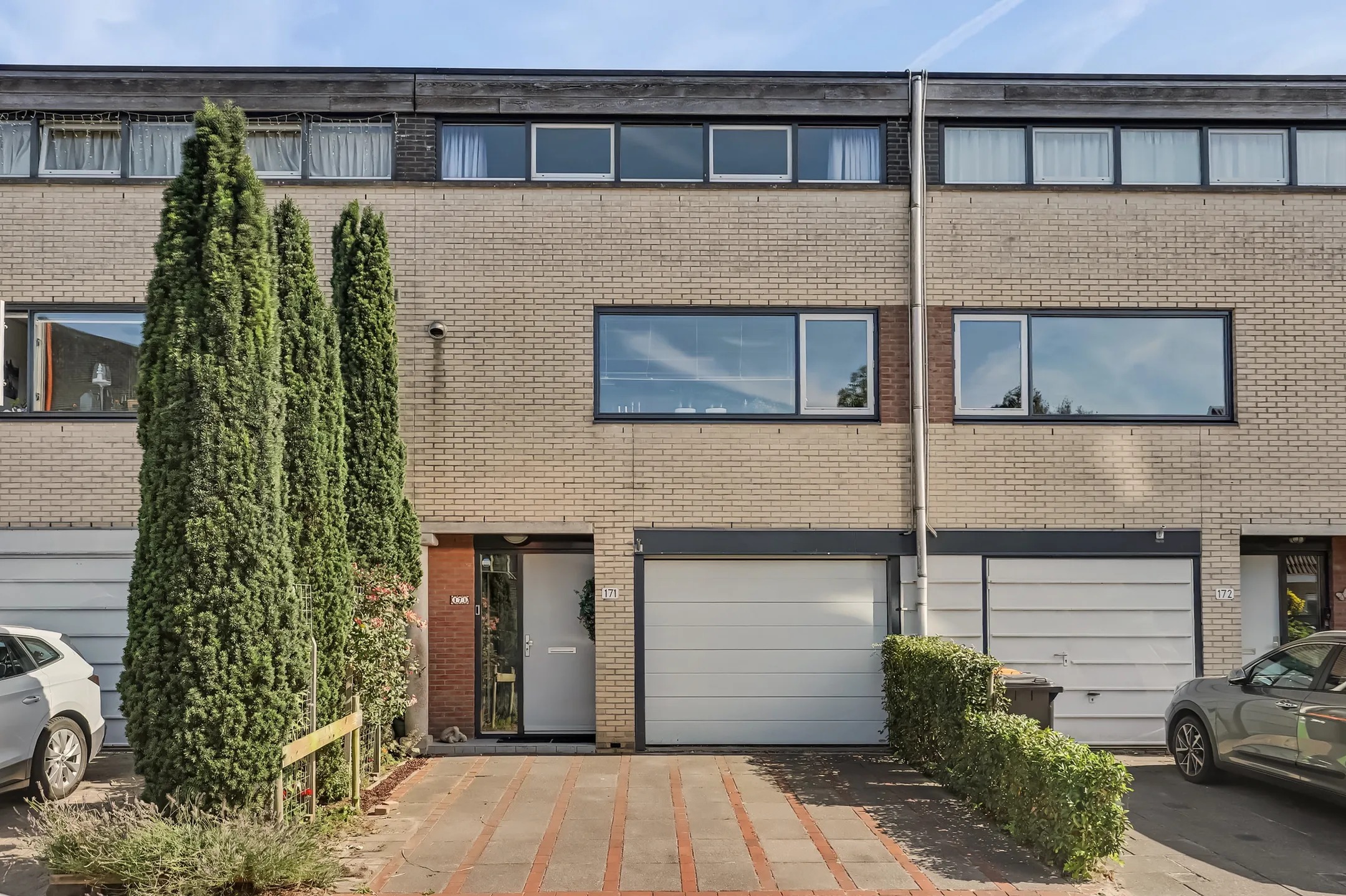 Tussenwoning (drive-in woning) Bertus Aafjeshof 171 in Hoorn