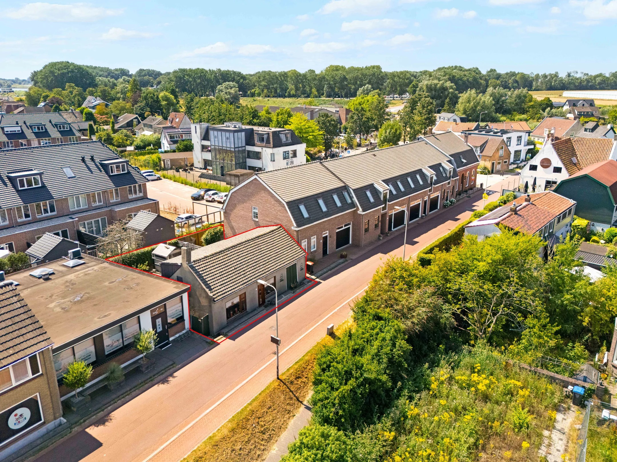 Vrijstaande woning (dijkwoning) Dorpsdijk 211 in Rhoon