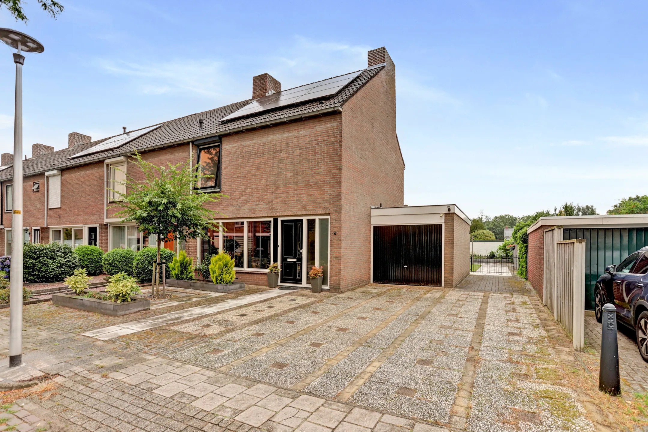 Hoekwoning Cato Elderinklaan 29 in Almelo