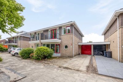 2-onder-1-kapwoning Ter Veenlaan 22 in Hoofddorp