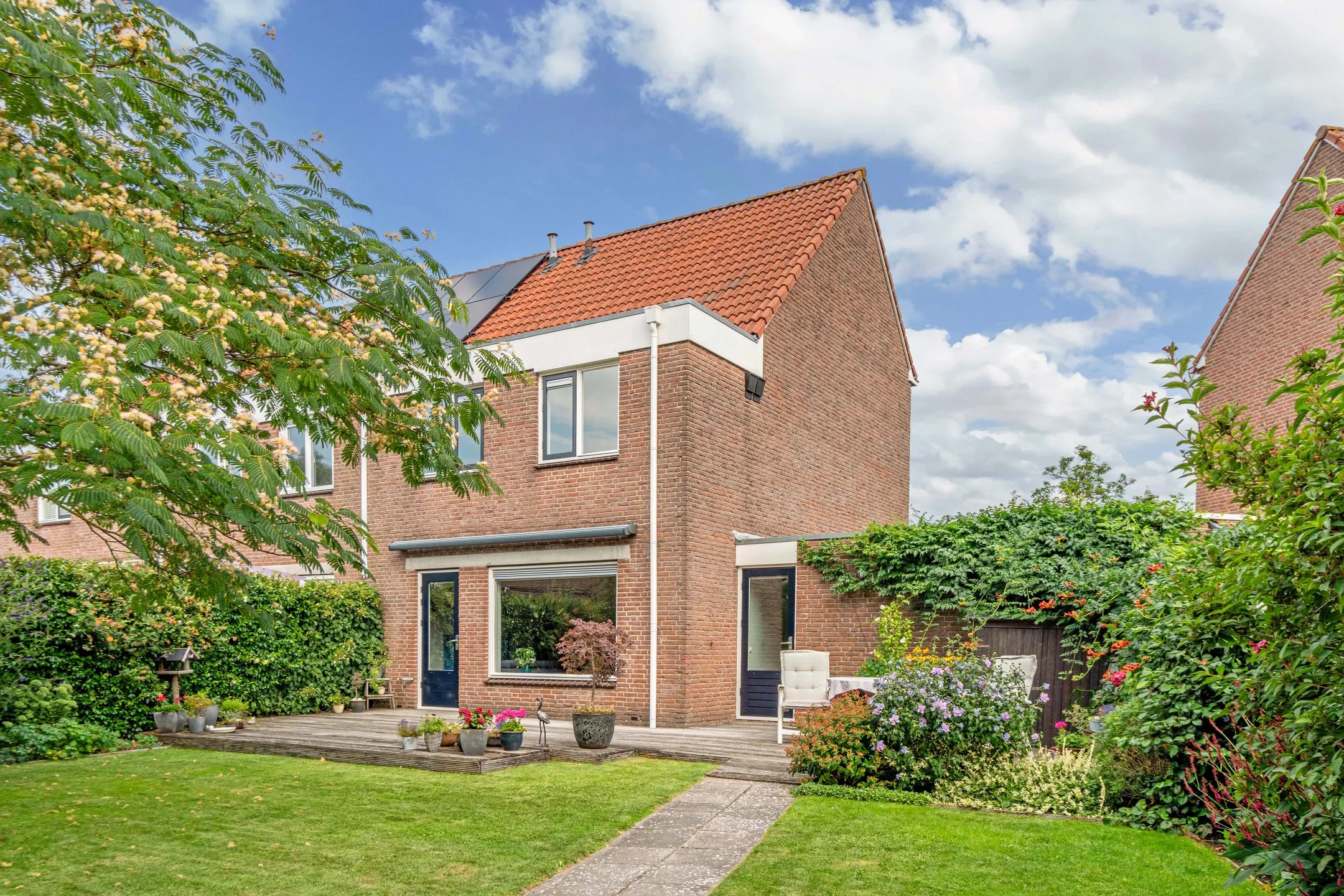 Hoekwoning Mark 33 in Huizen