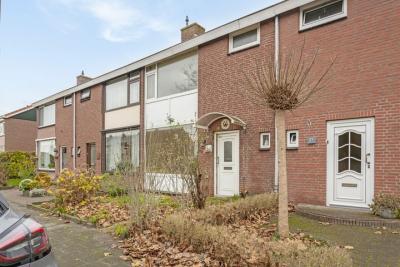 Eengezinswoning, tussenwoning Polderlaan 25 in Geervliet