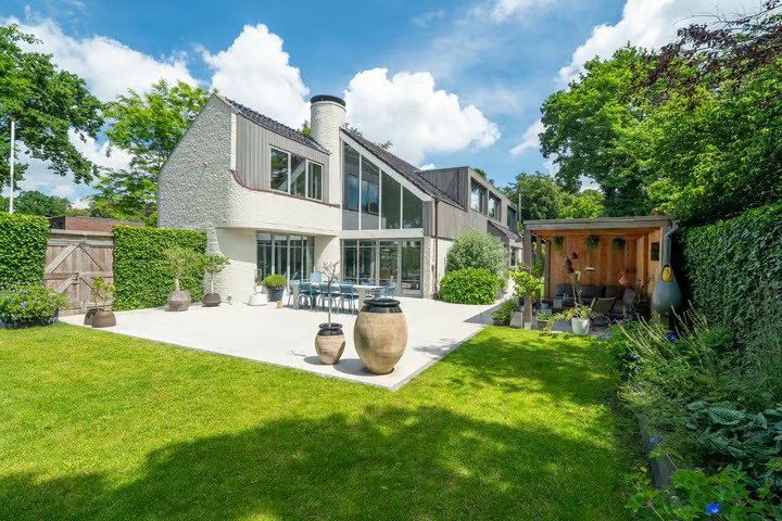 Vrijstaande woning Van de Woestijnelaan 1 in Groningen