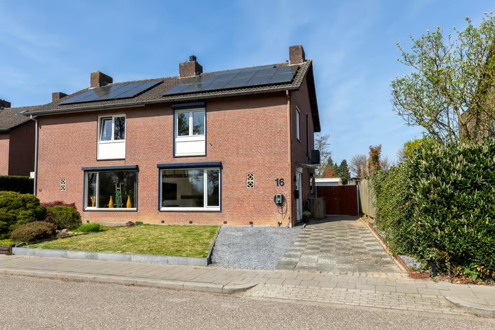 2-onder-1-kapwoning Kampstraat 16 in Hulsberg