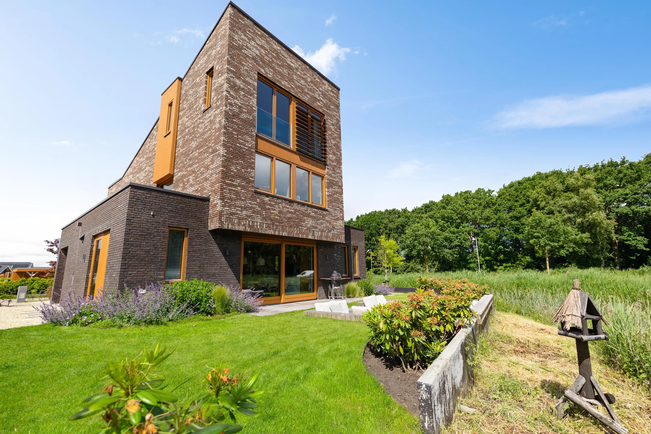 Vrijstaande woning (waterwoning) De Smaragdlibel 15 Eelderwolde