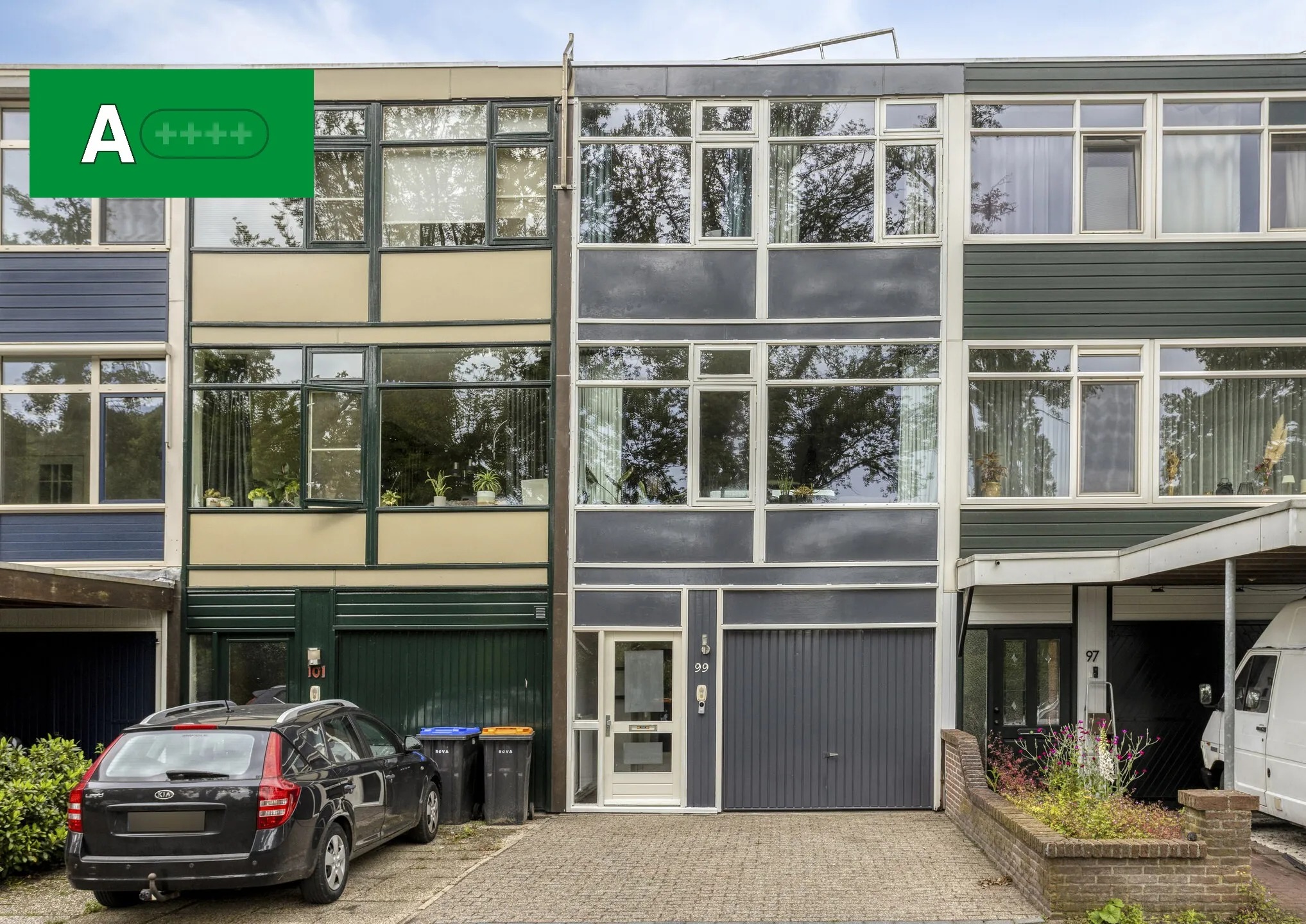 Tussenwoning (drive-in woning) Jasmijnlaan 99 in Winterswijk