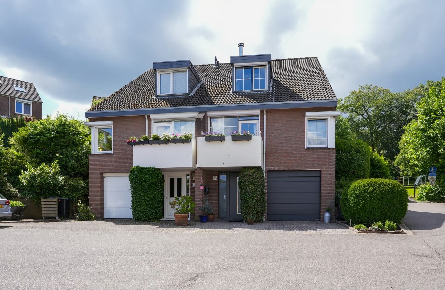 2-onder-1-kapwoning (drive-in woning) Pastoor Prickaertsstraat 46 in Vaals