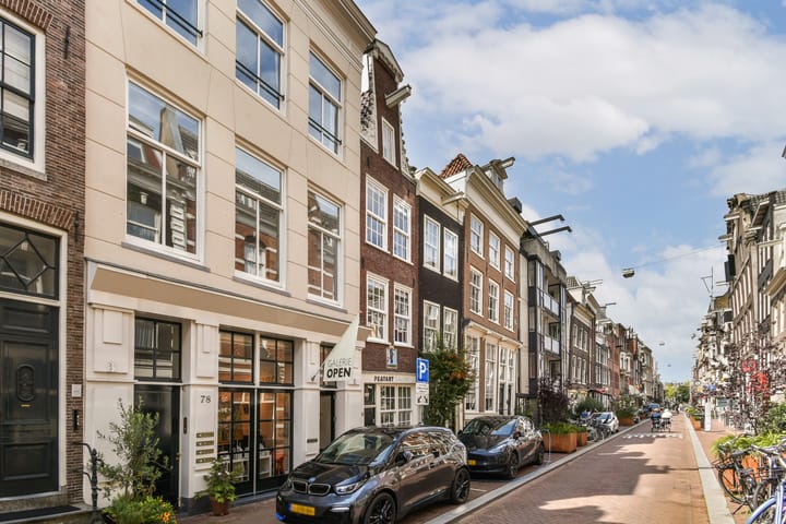 Herenhuis, tussenwoning Kerkstraat 76 in Amsterdam