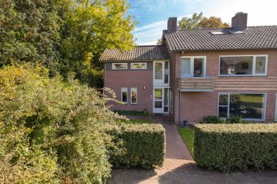 2-onder-1-kapwoning Vesaliusplantsoen 1 in Helmond