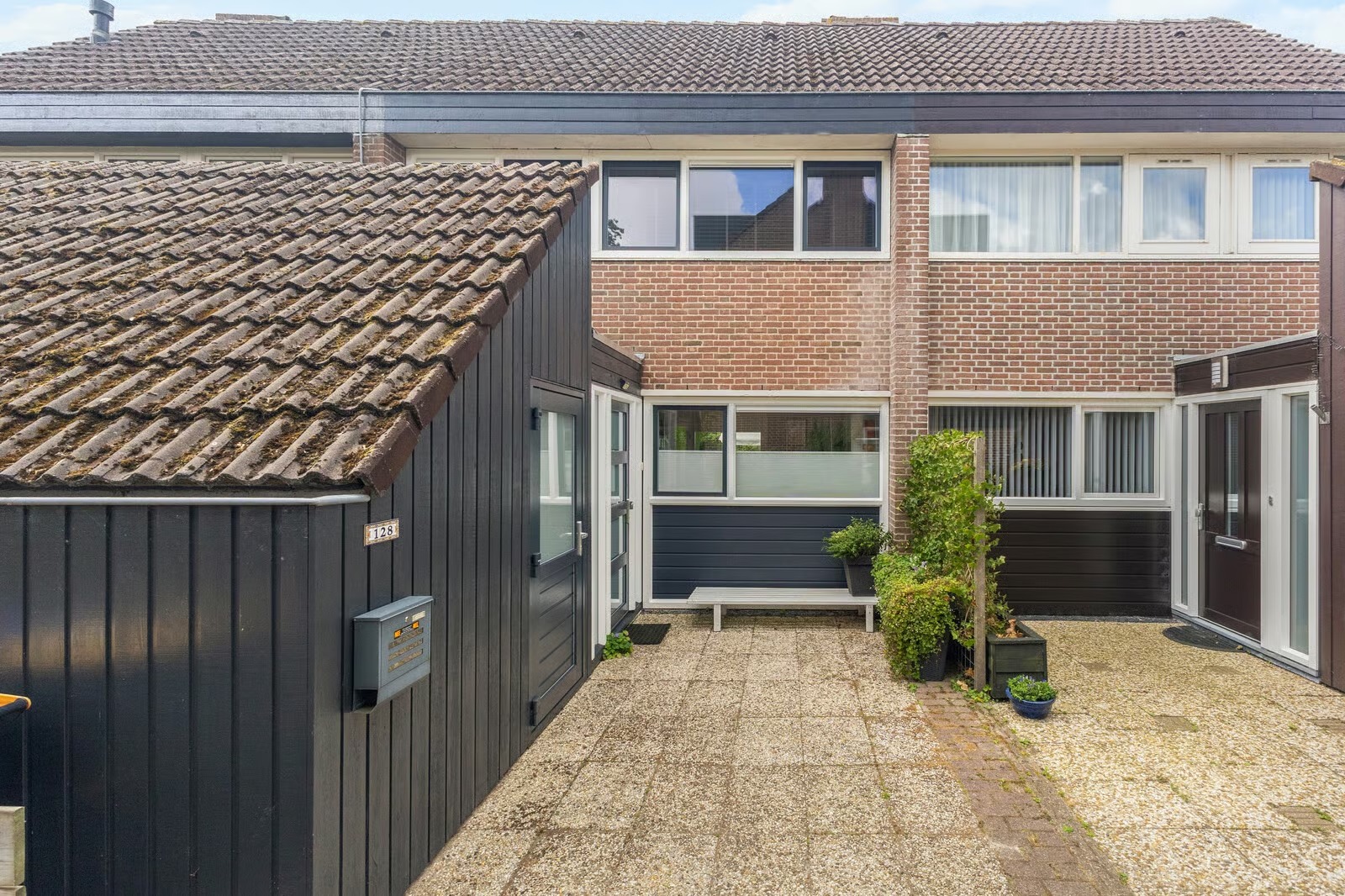 Tussenwoning Sperwerhof 128 in Schagen